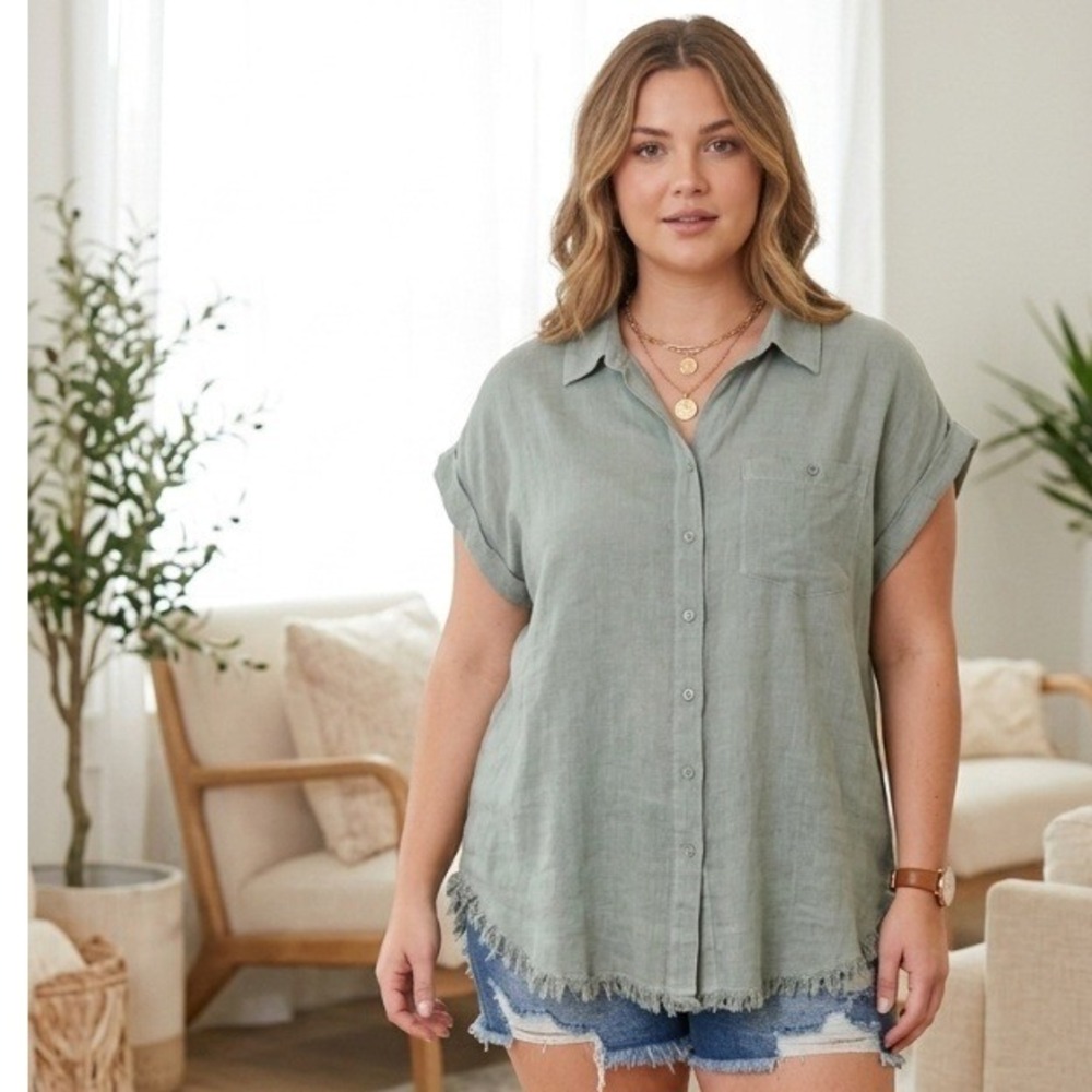 Umgee Green Short Sleeve Frayed Hem‎ Button Down Shirt Small 100% Rayon Boho Top
